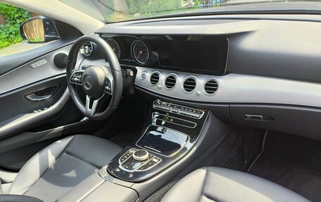 Mercedes-Benz E-Класс, 2020 год, 3 000 000 рублей, 12 фотография