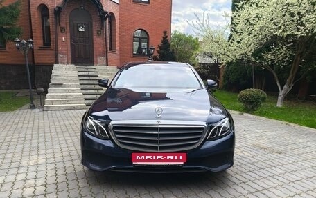 Mercedes-Benz E-Класс, 2020 год, 3 000 000 рублей, 2 фотография