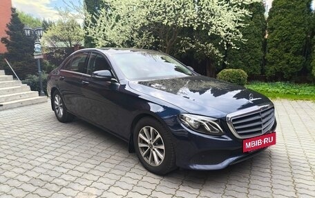 Mercedes-Benz E-Класс, 2020 год, 3 000 000 рублей, 5 фотография