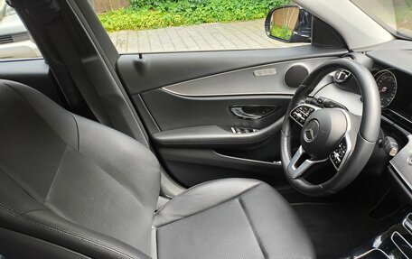 Mercedes-Benz E-Класс, 2020 год, 3 000 000 рублей, 16 фотография