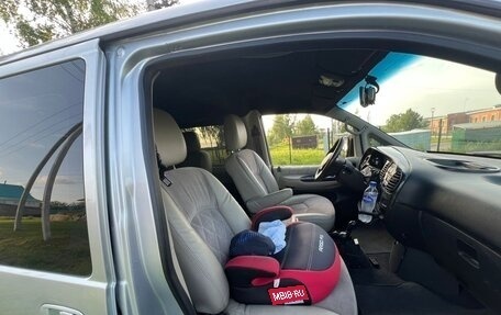 Hyundai H-1 II рестайлинг, 2006 год, 2 100 000 рублей, 16 фотография