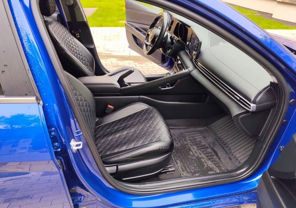 Hyundai Elantra, 2021 год, 2 370 000 рублей, 8 фотография