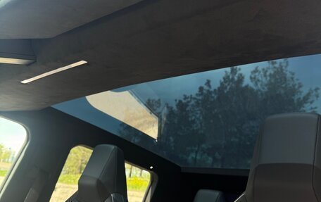 Tesla Cybertruck, 2024 год, 16 500 000 рублей, 3 фотография