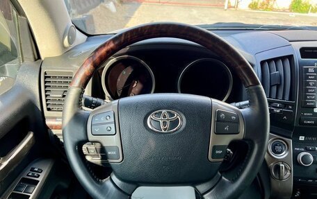 Toyota Land Cruiser 200, 2011 год, 2 749 000 рублей, 18 фотография