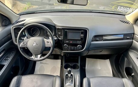 Mitsubishi Outlander III рестайлинг 3, 2016 год, 1 750 000 рублей, 11 фотография