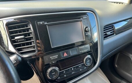 Mitsubishi Outlander III рестайлинг 3, 2016 год, 1 750 000 рублей, 24 фотография