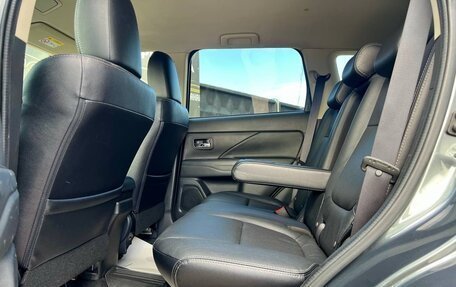 Mitsubishi Outlander III рестайлинг 3, 2016 год, 1 750 000 рублей, 29 фотография