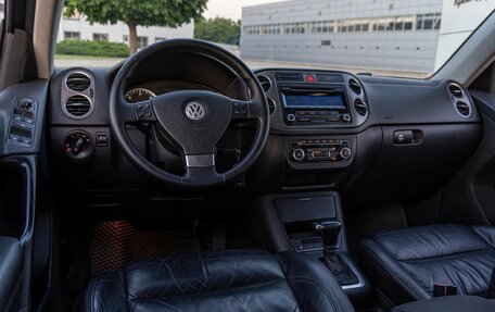 Volkswagen Tiguan I, 2010 год, 1 055 000 рублей, 16 фотография