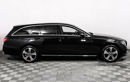 Mercedes-Benz E-Класс, 2018 год, 2 890 000 рублей, 4 фотография