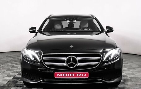 Mercedes-Benz E-Класс, 2018 год, 2 890 000 рублей, 2 фотография