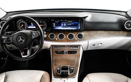 Mercedes-Benz E-Класс, 2018 год, 2 890 000 рублей, 11 фотография