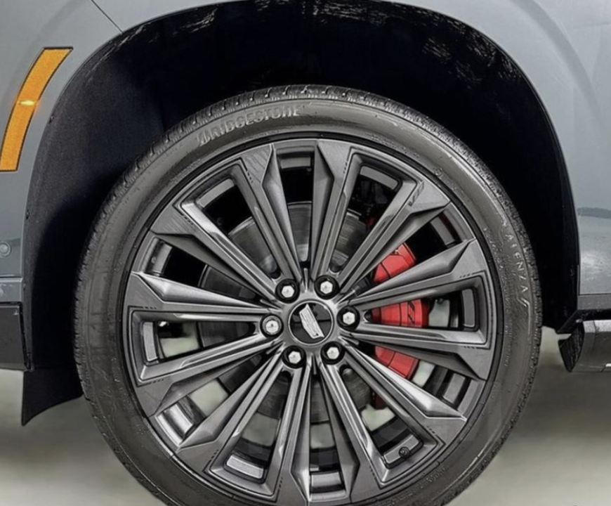 Cadillac Escalade V, 2025 год, 29 900 000 рублей, 5 фотография