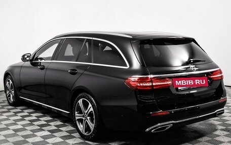 Mercedes-Benz E-Класс, 2018 год, 2 890 000 рублей, 7 фотография
