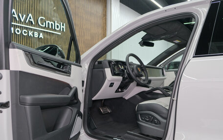 Porsche Cayenne III, 2025 год, 20 475 000 рублей, 16 фотография