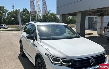 Volkswagen Tiguan II, 2021 год, 4 000 000 рублей, 5 фотография