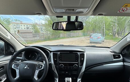Mitsubishi Pajero Sport III рестайлинг, 2020 год, 3 150 000 рублей, 10 фотография