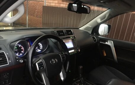 Toyota Land Cruiser Prado 150 рестайлинг 2, 2014 год, 2 690 000 рублей, 6 фотография