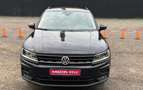 Volkswagen Tiguan II, 2019 год, 2 050 000 рублей, 1 фотография