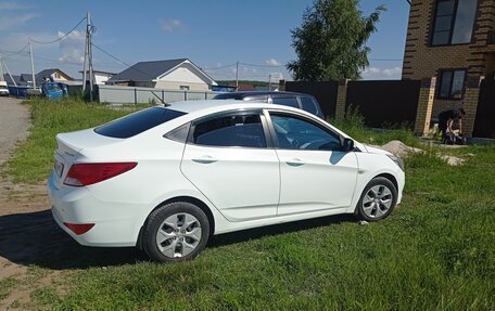 Hyundai Solaris II рестайлинг, 2015 год, 770 000 рублей, 3 фотография