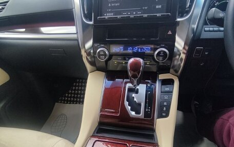 Toyota Alphard III, 2017 год, 3 300 000 рублей, 8 фотография