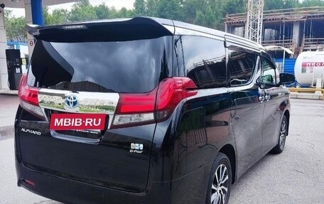 Toyota Alphard III, 2017 год, 3 300 000 рублей, 3 фотография