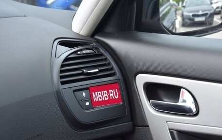 Citroen C4 Picasso II рестайлинг, 2011 год, 900 000 рублей, 26 фотография