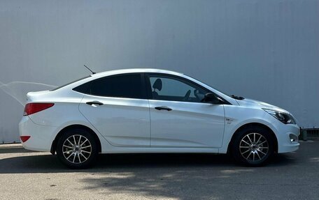 Hyundai Solaris II рестайлинг, 2015 год, 880 000 рублей, 4 фотография