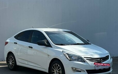 Hyundai Solaris II рестайлинг, 2015 год, 880 000 рублей, 3 фотография