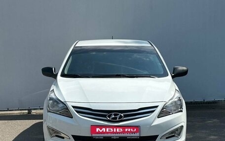 Hyundai Solaris II рестайлинг, 2015 год, 880 000 рублей, 2 фотография
