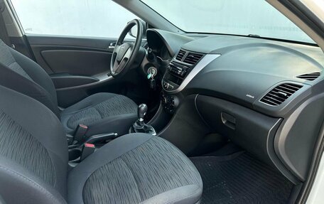 Hyundai Solaris II рестайлинг, 2015 год, 880 000 рублей, 13 фотография
