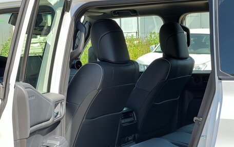 Toyota Land Cruiser Prado, 2024 год, 9 850 000 рублей, 10 фотография