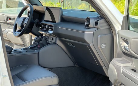 Toyota Land Cruiser Prado, 2024 год, 9 850 000 рублей, 13 фотография