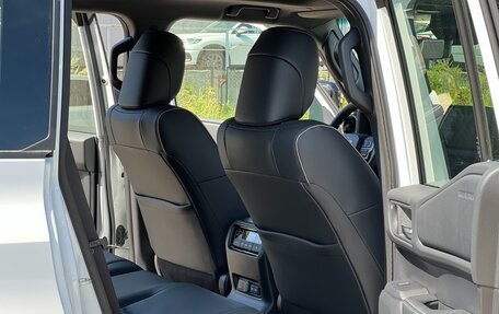 Toyota Land Cruiser Prado, 2024 год, 9 850 000 рублей, 15 фотография