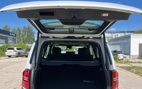 Toyota Land Cruiser Prado, 2024 год, 9 850 000 рублей, 38 фотография