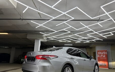 Toyota Camry, 2019 год, 2 900 000 рублей, 10 фотография