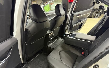 Toyota Camry, 2019 год, 2 900 000 рублей, 22 фотография