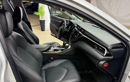 Toyota Camry, 2019 год, 2 900 000 рублей, 30 фотография