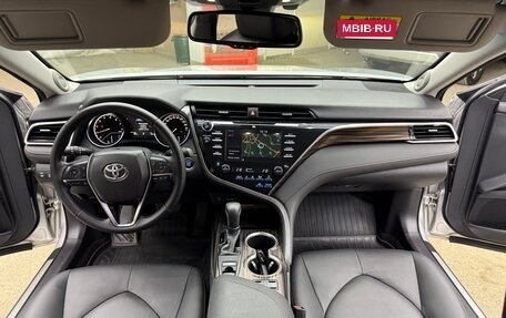 Toyota Camry, 2019 год, 2 900 000 рублей, 24 фотография