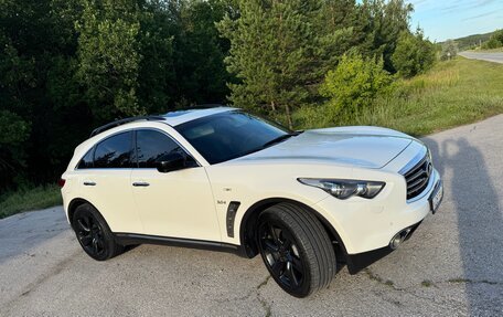 Infiniti QX70, 2014 год, 2 250 000 рублей, 10 фотография