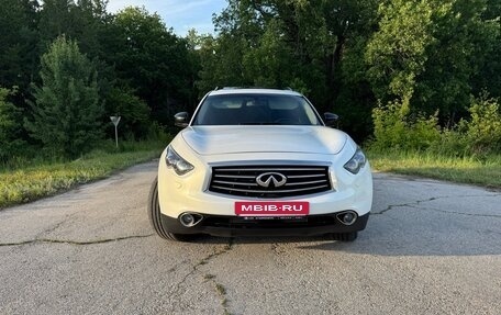 Infiniti QX70, 2014 год, 2 250 000 рублей, 8 фотография