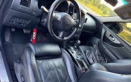 Infiniti QX70, 2014 год, 2 250 000 рублей, 11 фотография