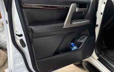 Toyota Land Cruiser 200, 2011 год, 3 675 000 рублей, 27 фотография