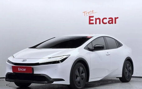 Toyota Prius IV XW50, 2024 год, 3 970 000 рублей, 1 фотография