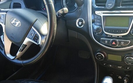Hyundai Solaris II рестайлинг, 2012 год, 665 000 рублей, 9 фотография
