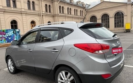 Hyundai Tucson III, 2011 год, 1 550 000 рублей, 3 фотография