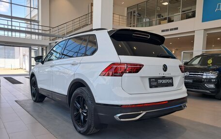 Volkswagen Tiguan II, 2021 год, 3 220 000 рублей, 11 фотография