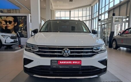 Volkswagen Tiguan II, 2021 год, 3 220 000 рублей, 3 фотография
