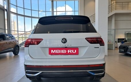 Volkswagen Tiguan II, 2021 год, 3 220 000 рублей, 10 фотография