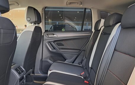 Volkswagen Tiguan II, 2021 год, 3 220 000 рублей, 16 фотография