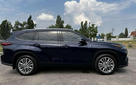 Toyota Highlander, 2022 год, 4 500 000 рублей, 4 фотография